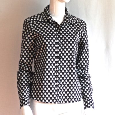 Gucci black and white fitted golf ball blouse, made in Italy