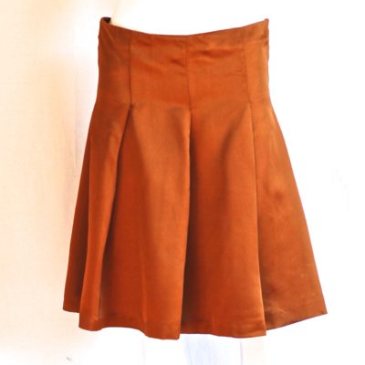 Burberry wide pleated copper colored knee length skirt, made in Italy