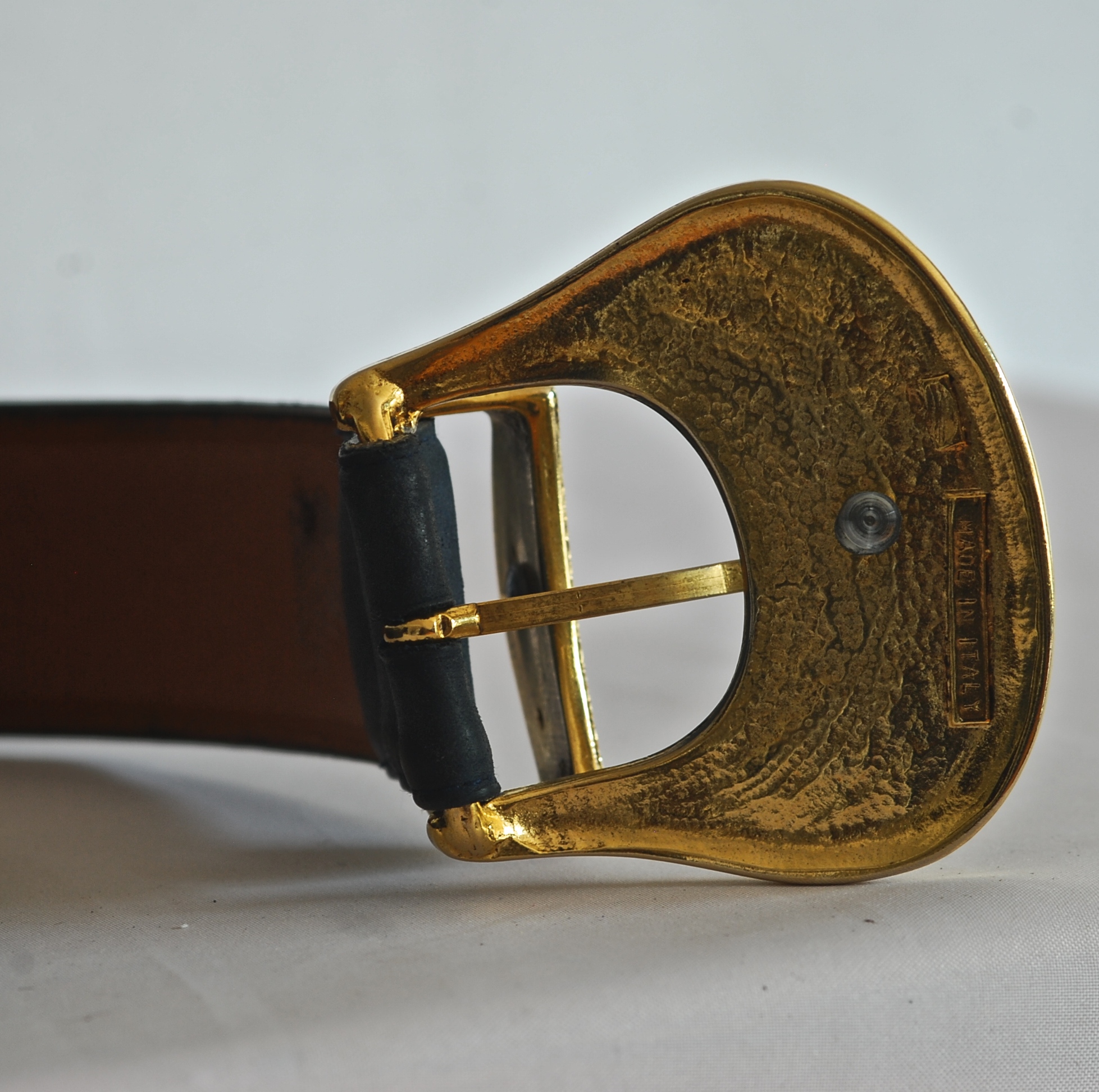 J.G. Hook Leather Belt With Front & Buckle Detail – Italy | QUIET WEST