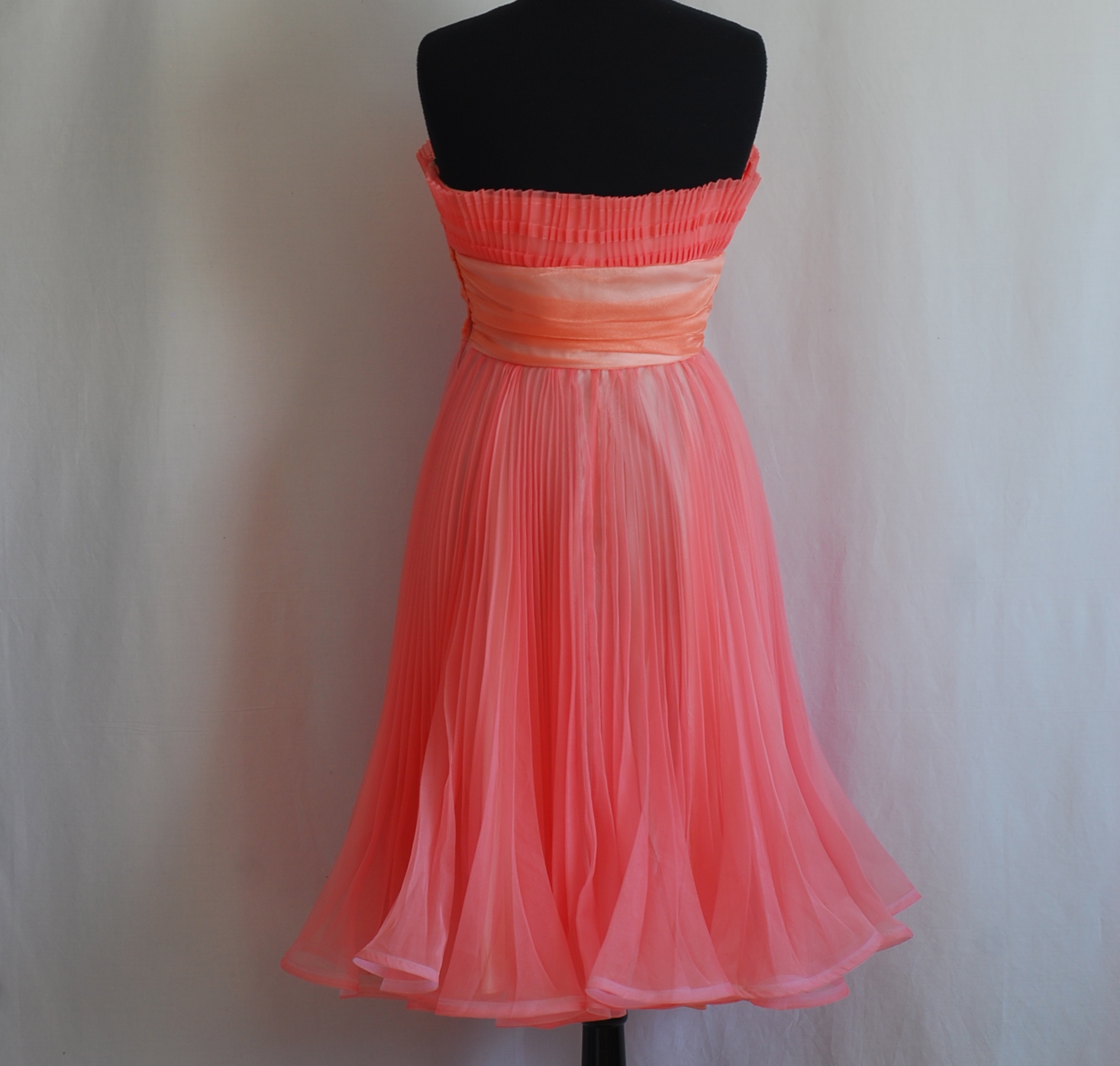 Betsey Johnson Strapless Party Dress Junior size 0 Pink Fuchsia