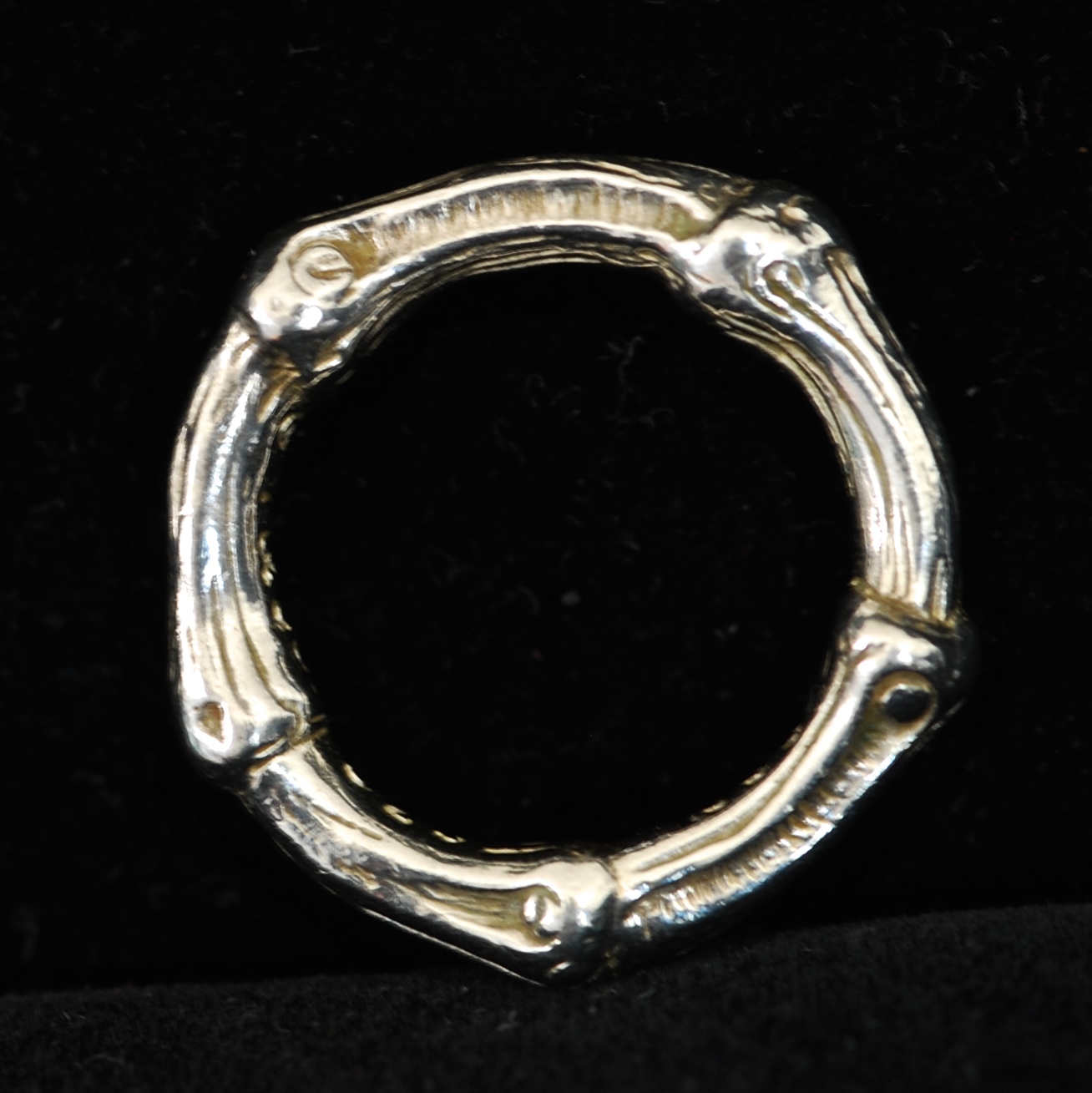 SCARF WITH A SILVER RING, Tiffany & Co. - Bukowskis