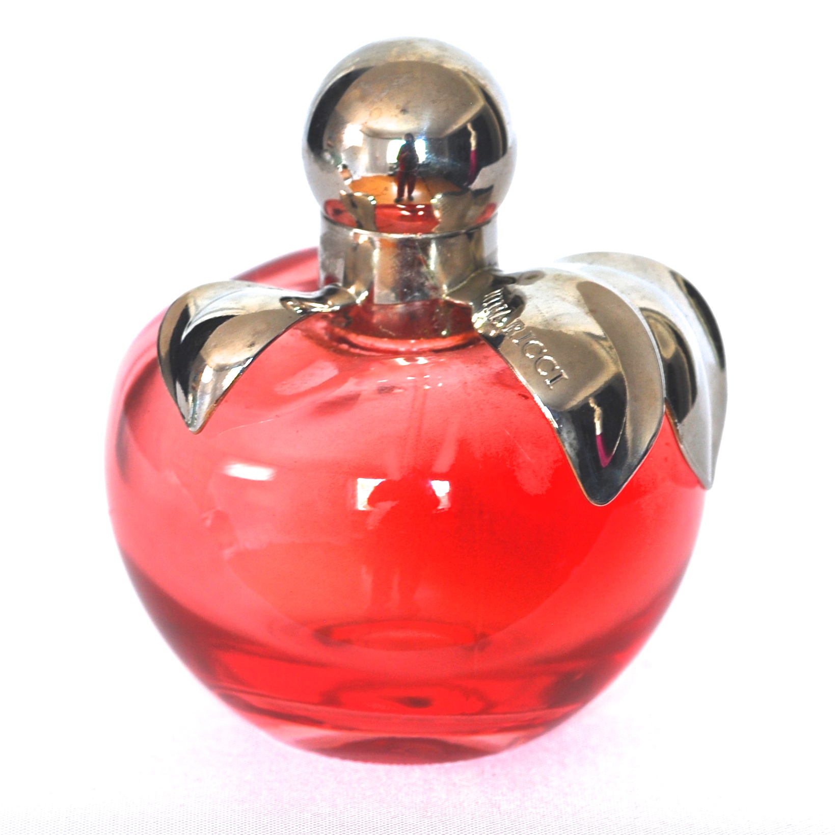 Álbumes 98+ Foto Perfume En Forma De Manzana Roja Mirada Tensa